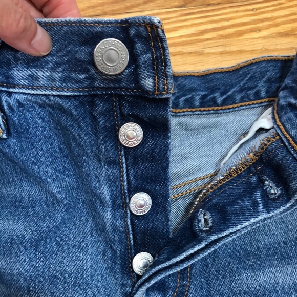 Levi’s 501 High Rise Cut-Off Denim Shorts Size 27 - Picture 8 of 14
